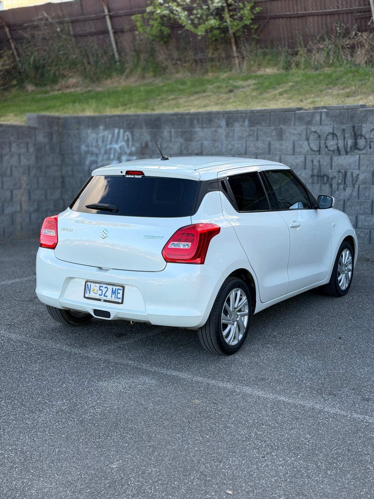 2023 Suzuki Swift GL photo 3