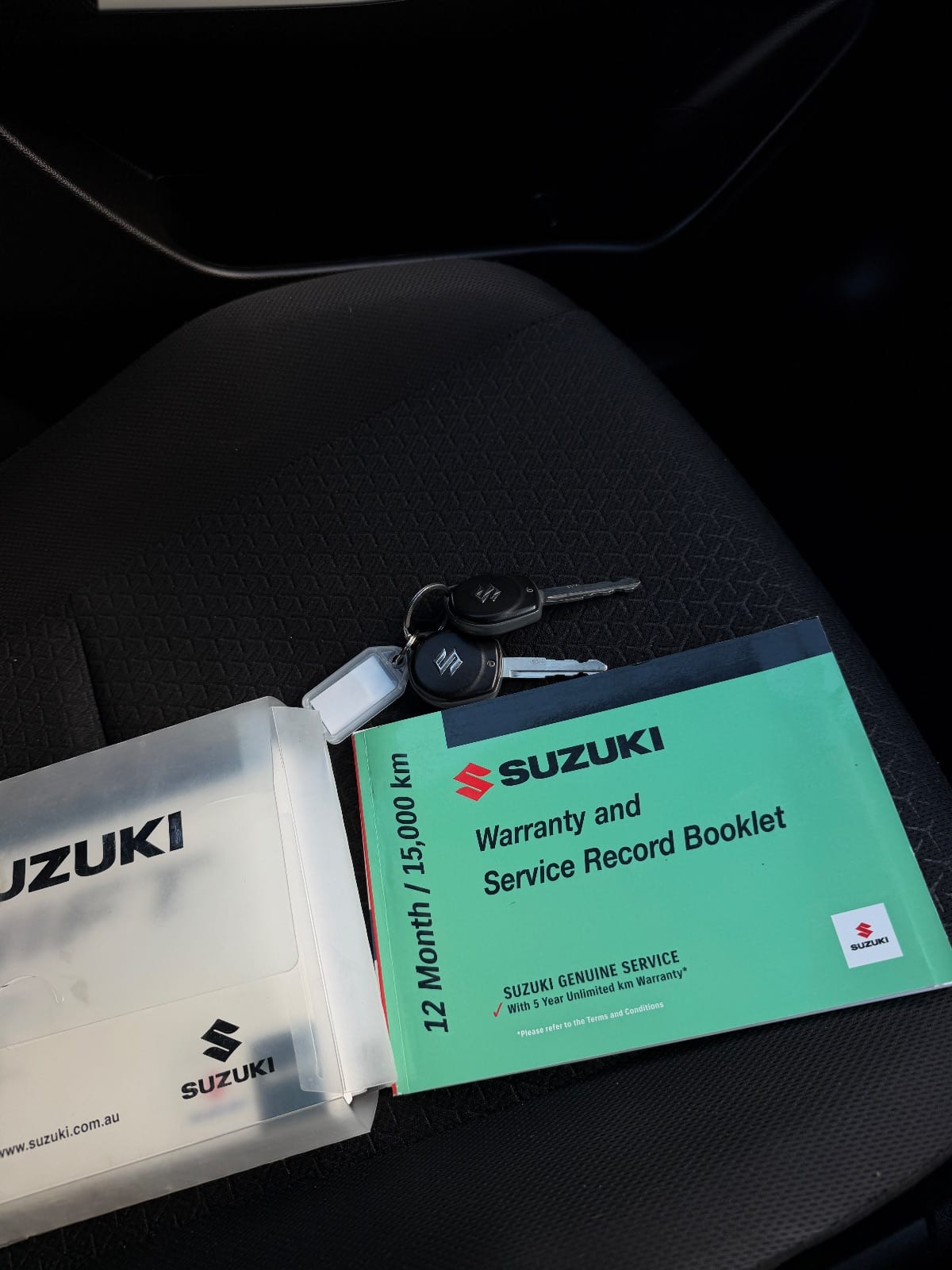 2023 Suzuki Swift GL photo 9