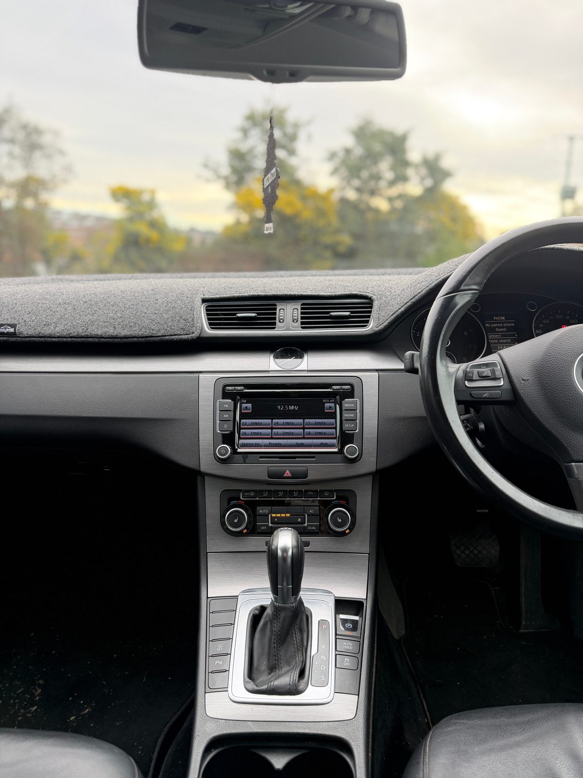 2011 Volkswagen Passat 118 TSI photo 9