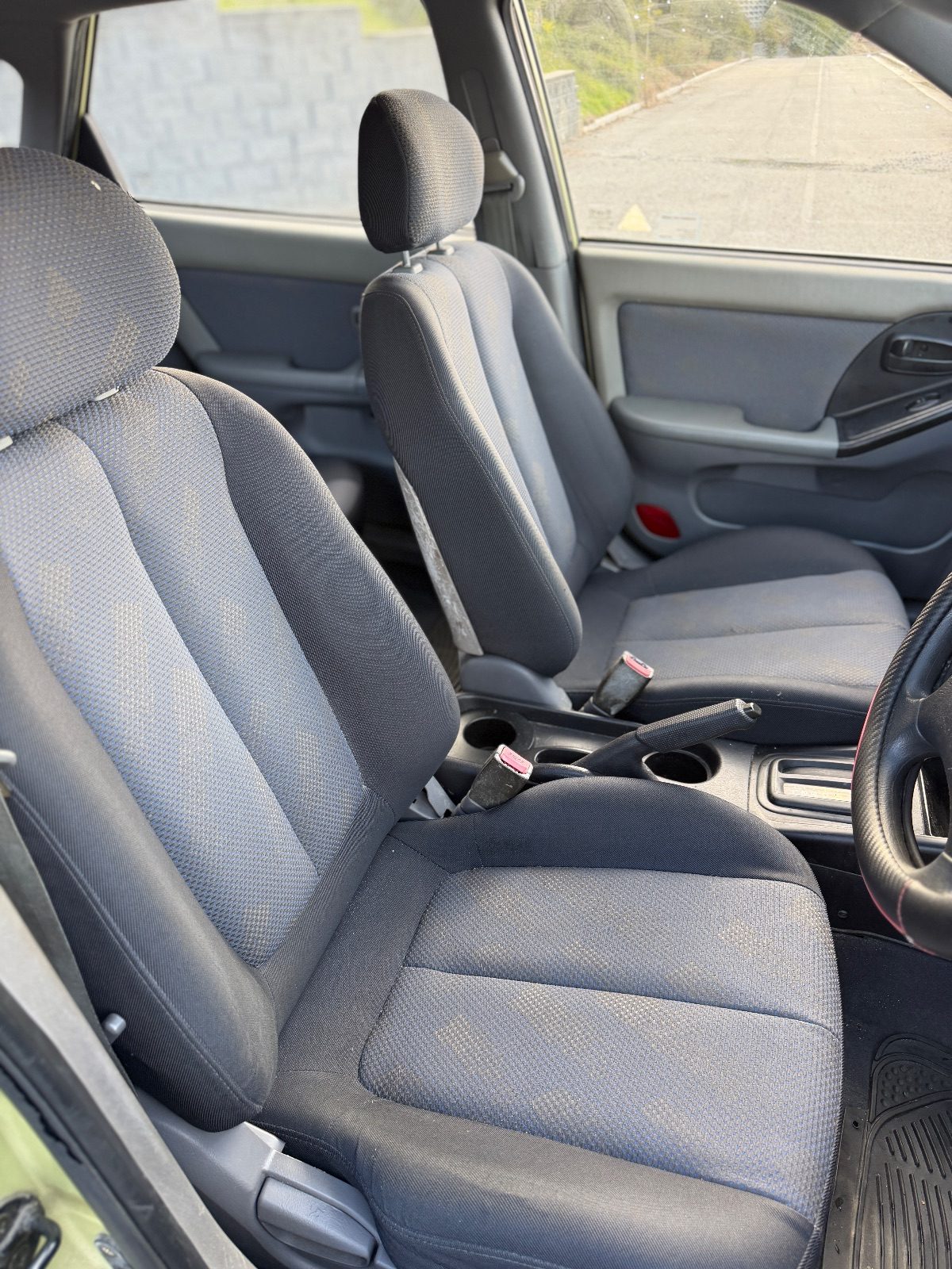 2004 Hyundai Elantra GL photo 6