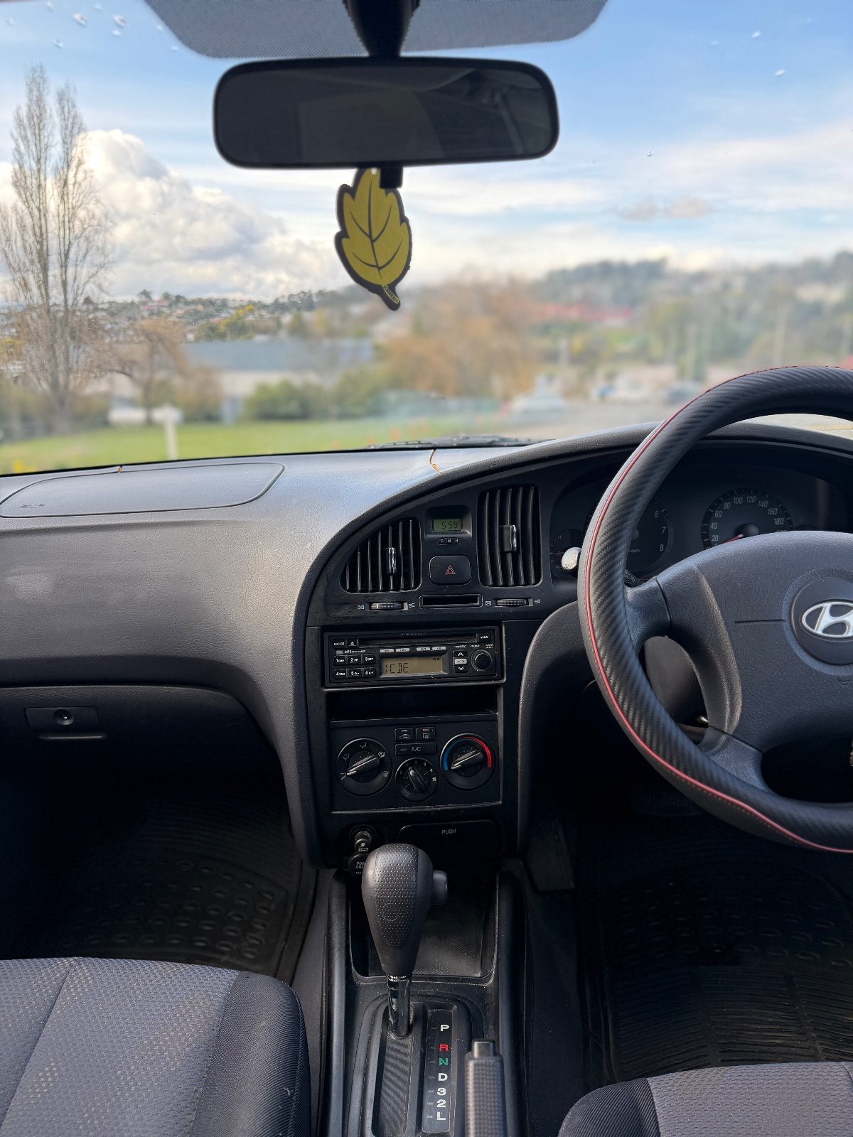 2004 Hyundai Elantra GL photo 8