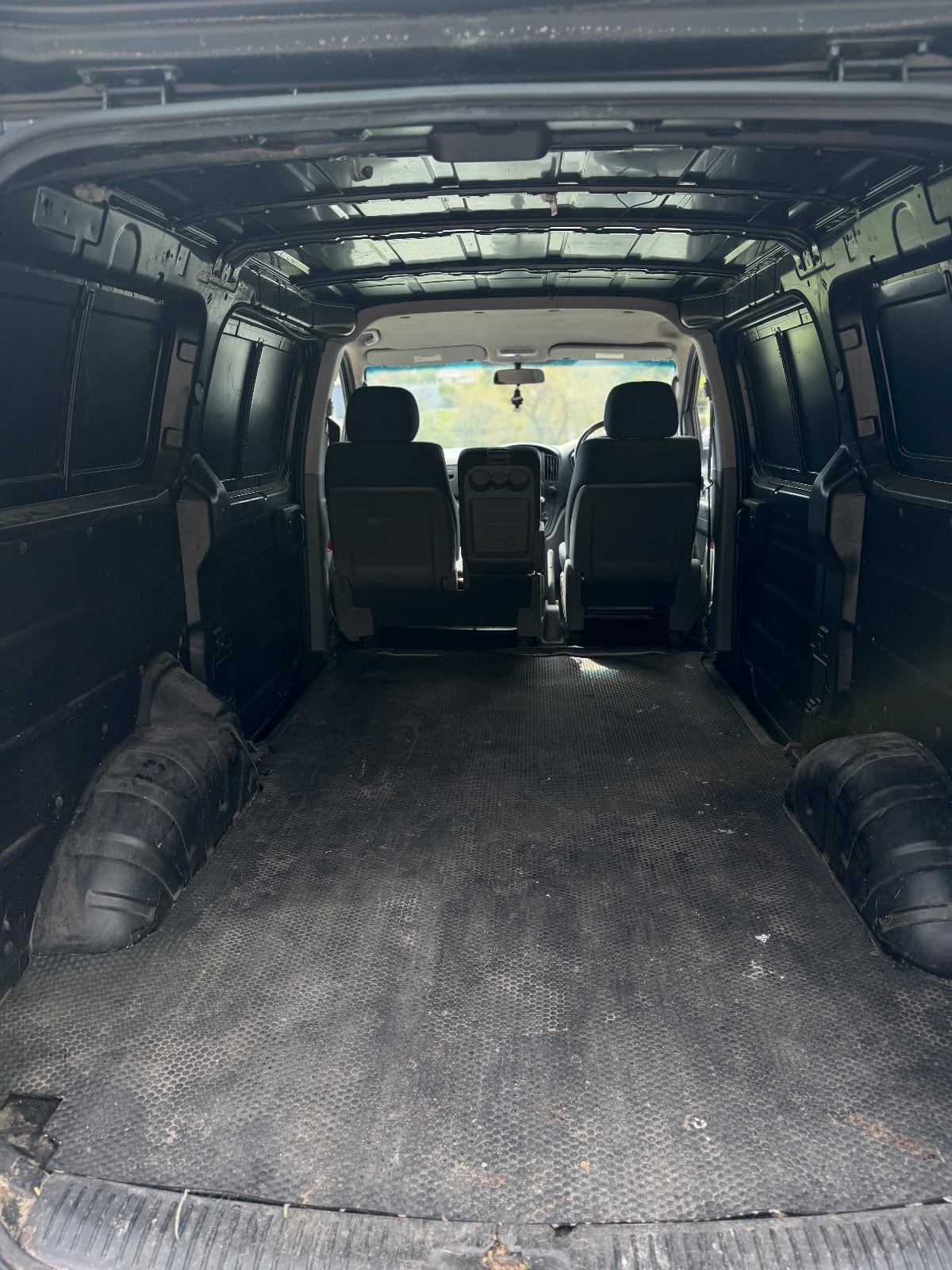 2010 Hyundai iLoad 4D photo 5
