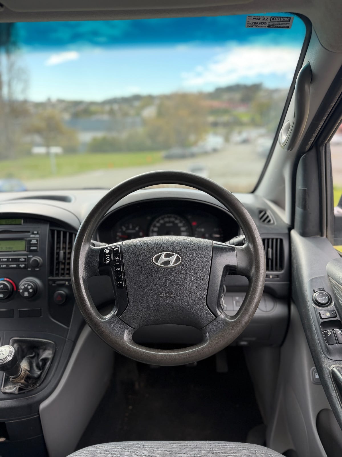 2010 Hyundai iLoad 4D photo 9