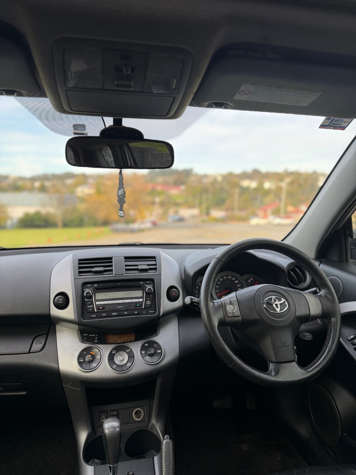 2007 Toyota RAV4 Cruiser L photo 9