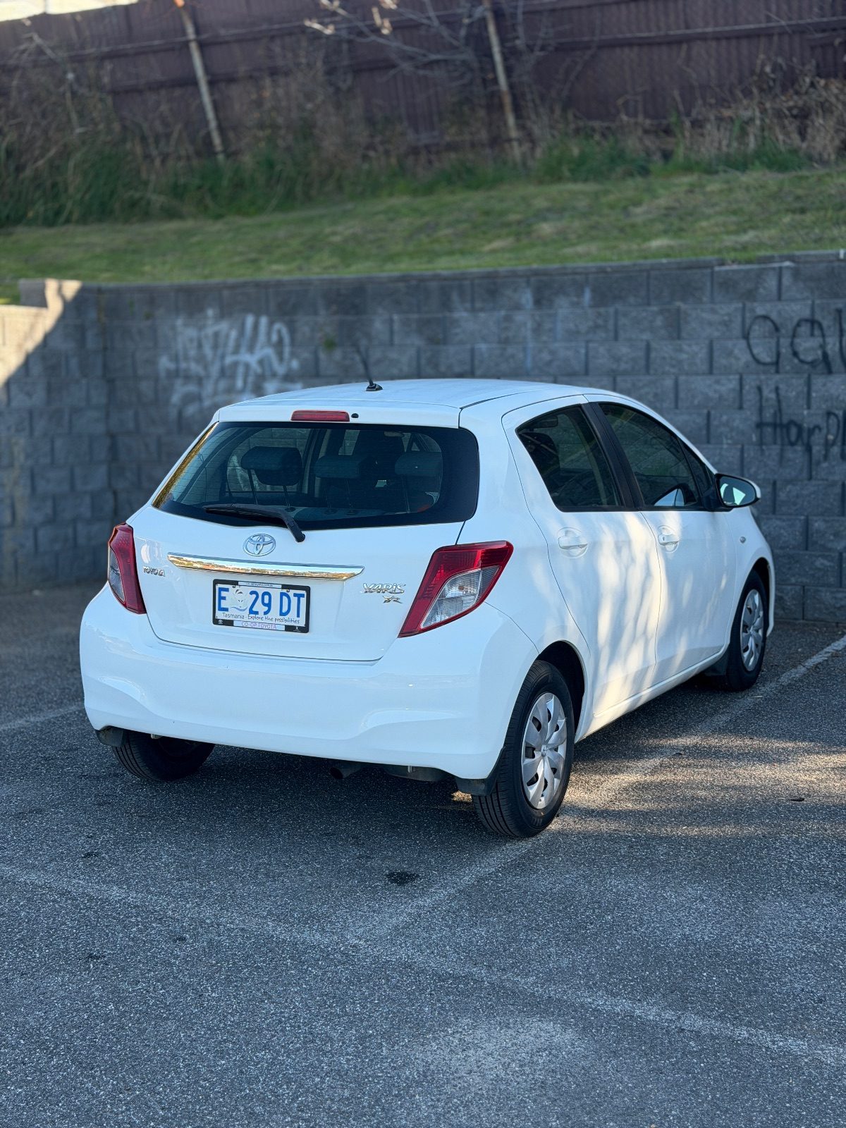 2014 Toyota Yaris YR photo 3