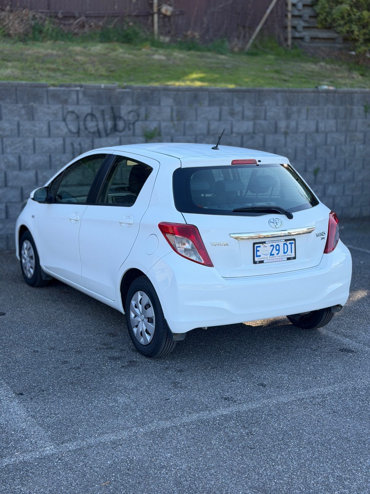 2014 Toyota Yaris YR photo 4