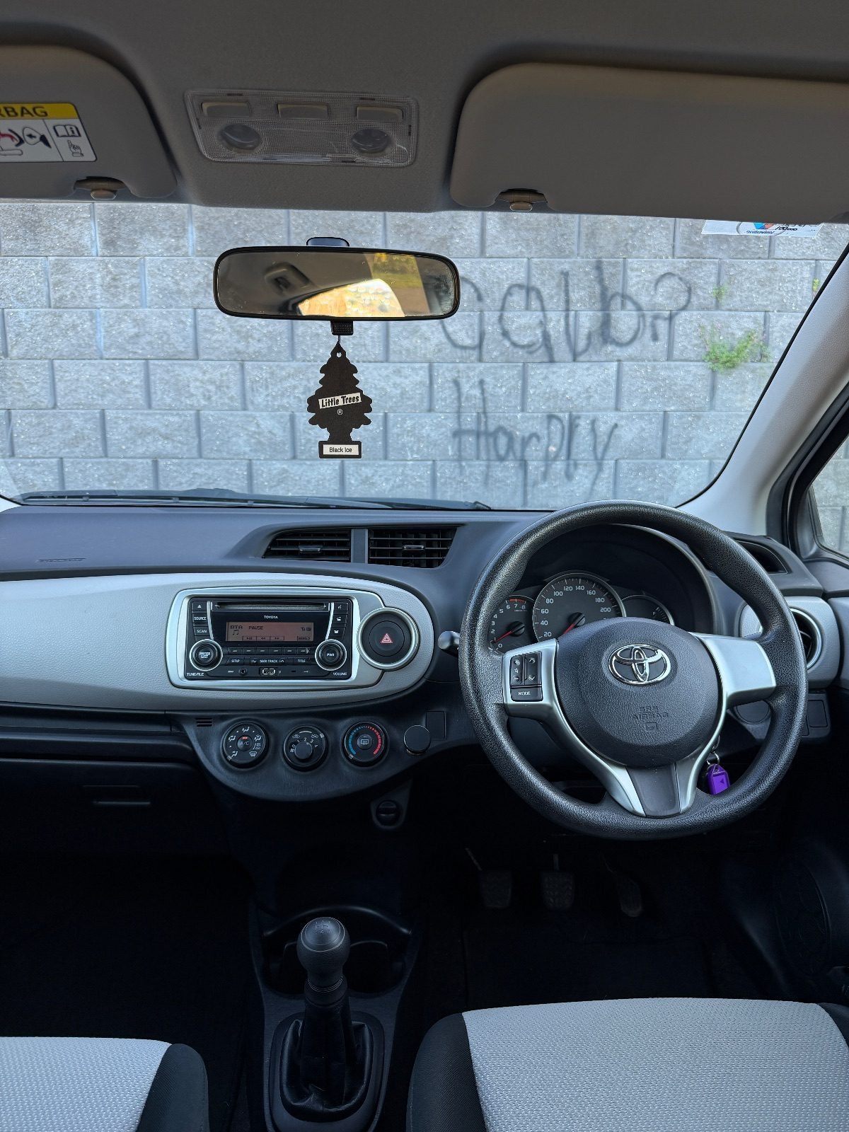 2014 Toyota Yaris YR photo 8