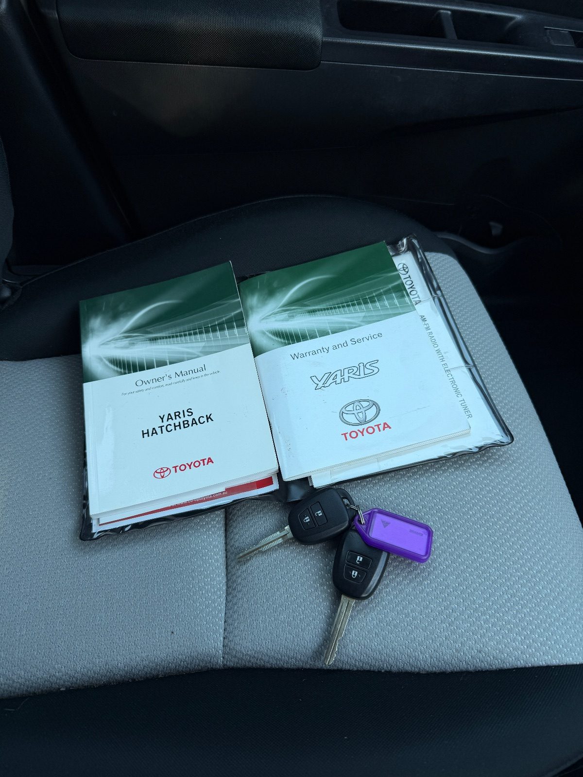 2014 Toyota Yaris YR photo 11