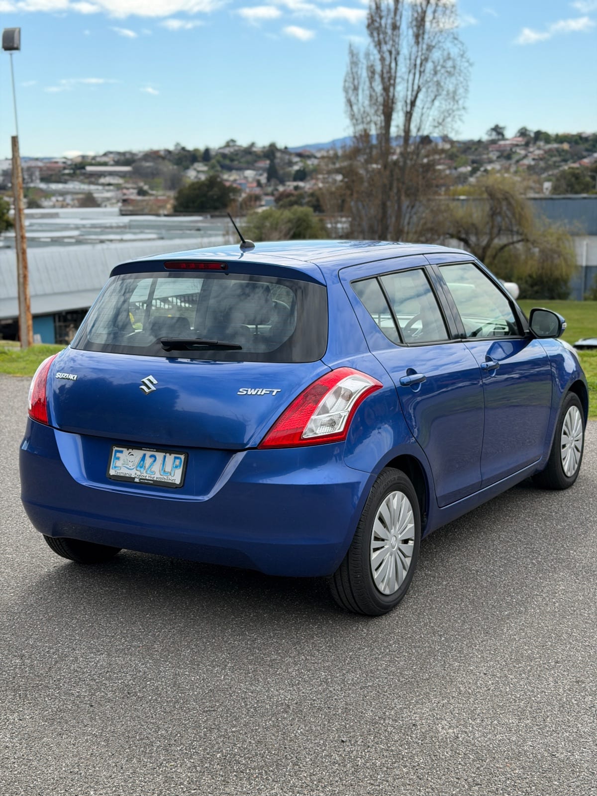 2014 Suzuki Swift GL photo 3