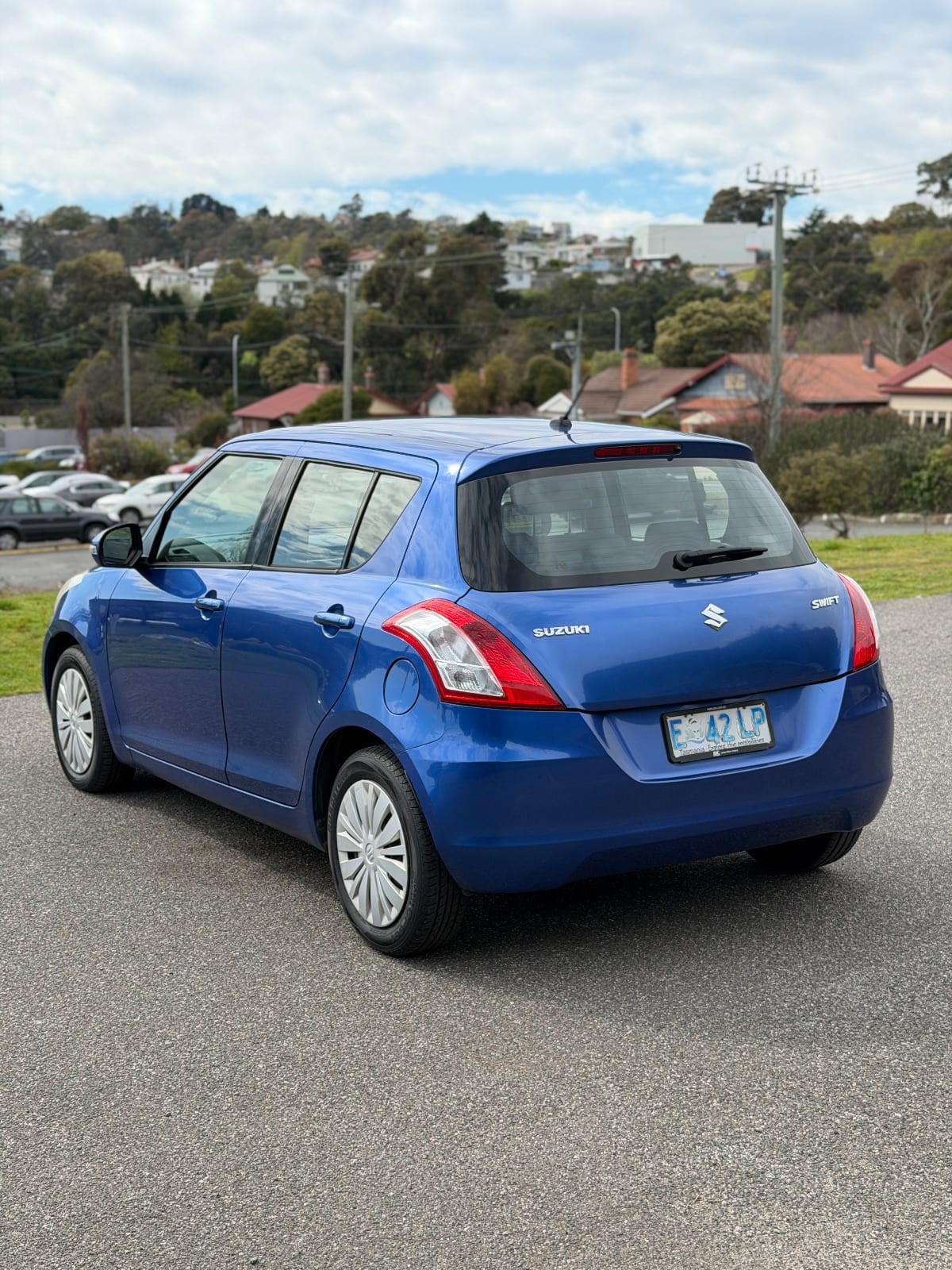 2014 Suzuki Swift GL photo 4