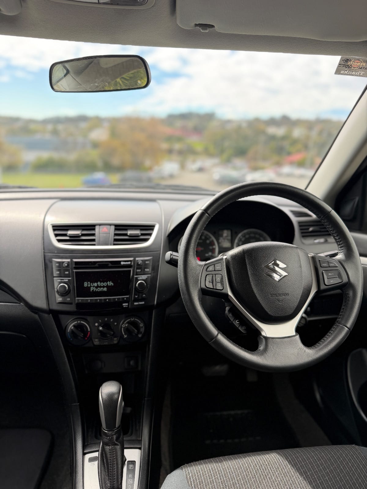 2014 Suzuki Swift GL photo 8