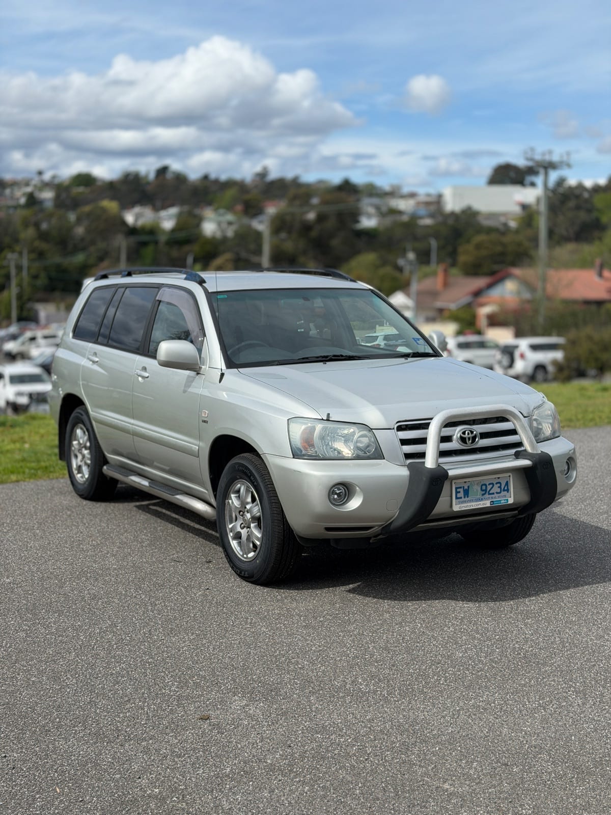 2004 Toyota Kluger CVX photo 2