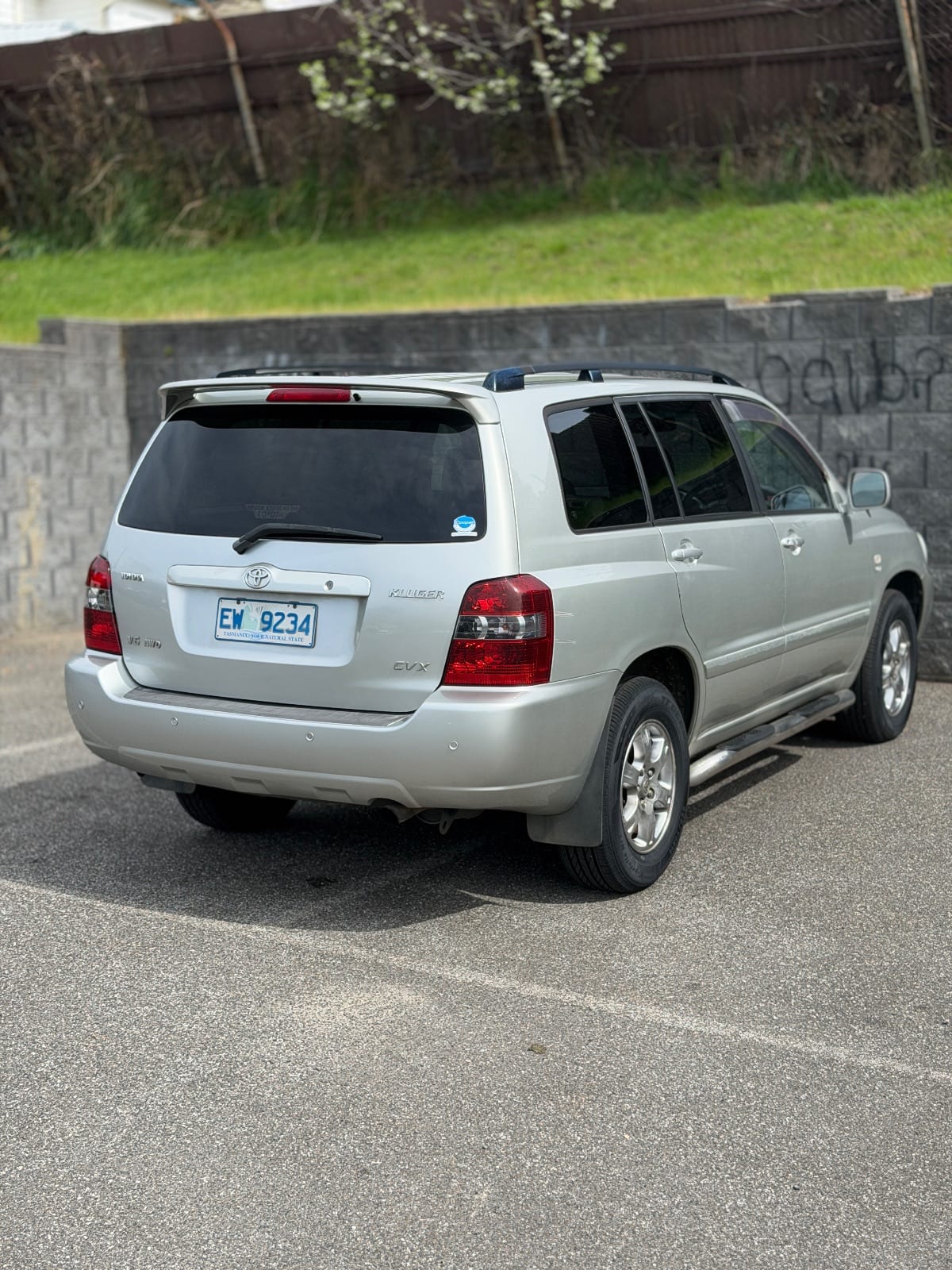 2004 Toyota Kluger CVX photo 4