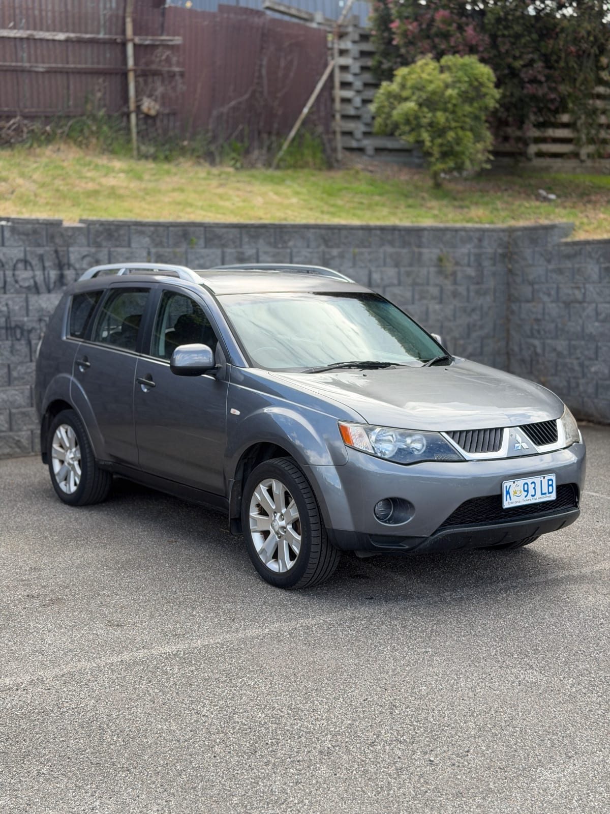 2007 Mitsubishi Outlander LS 4WD photo 2